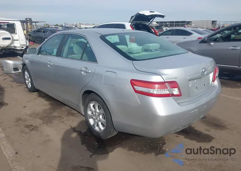 2011 Toyota Camry Le z USA, uszkodzony, nr VIN 4T4BF3EK8BR102937
